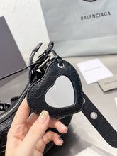 Load image into Gallery viewer, BCG045 Women's Le Cagole Xs Shoulder Bag / L10,2 x H6,3 x W2,7 inch