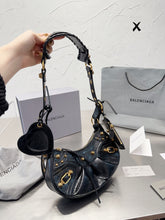 Load image into Gallery viewer, BCG045 Women's Le Cagole Xs Shoulder Bag / L10,2 x H6,3 x W2,7 inch