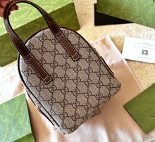 Load image into Gallery viewer, GC476 Multi-function bag with Interlocking G / 5.9"W x 7.5"H x 3.1"D