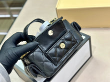 Load image into Gallery viewer, CC670 Vanity Case / 6.7x3.9inch