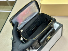 Load image into Gallery viewer, CC670 Vanity Case / 6.7x3.9inch