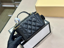 Load image into Gallery viewer, CC670 Vanity Case / 6.7x3.9inch