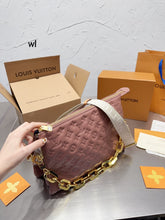 Load image into Gallery viewer, LB755 Coussin MM / 13.4 x 9.4 x 4.7 inches