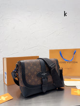 Load image into Gallery viewer, MBG042 Saumur Messenger PM / 9.4x8.6inch