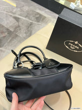 Load image into Gallery viewer, PD198 Moon Bag / 9x6.3x2.9inch