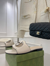 Load image into Gallery viewer, SE893 GC Women's Interlocking G cut-out Slide Sandal / Size5-10