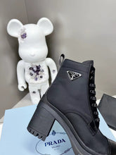 Load image into Gallery viewer, SE927 PD Brushed leather and nylon laced booties / Size5-9