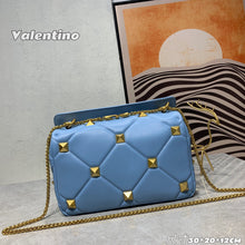 Load image into Gallery viewer, VLTN071 LARGE ROMAN STUD THE SHOULDER BAG IN NAPPA WITH CHAIN