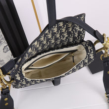 Load image into Gallery viewer, DR233 Saddle Bag (Come with Long Shoulder Straps )