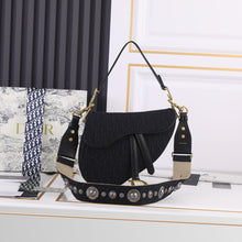 Load image into Gallery viewer, DR237 Saddle Bag (Come with Long Shoulder Straps )