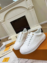 Load image into Gallery viewer, SE1043 LV Time Out Sneaker / Size4-11