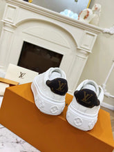 Load image into Gallery viewer, SE1043 LV Time Out Sneaker / Size4-11