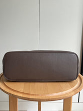 Load image into Gallery viewer, GC514 Ophidia Medium Tote Bag / 15.1"W x 11.2"H x 5.9"D