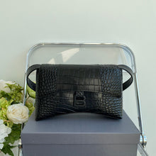 Load image into Gallery viewer, BCG035 Women's Downtown XS Shoulder Bag / L10 x H6,3 x W3,3 inch