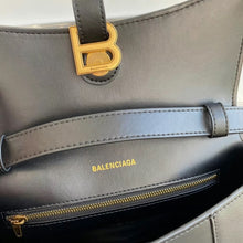 Load image into Gallery viewer, BCG035 Women's Downtown XS Shoulder Bag / L10 x H6,3 x W3,3 inch