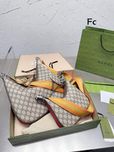 Load image into Gallery viewer, GC484 Gucci Attache Small/Large Shoulder Bag