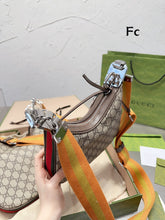 Load image into Gallery viewer, GC484 Gucci Attache Small/Large Shoulder Bag