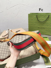 Load image into Gallery viewer, GC484 Gucci Attache Small/Large Shoulder Bag