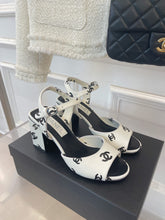 Load image into Gallery viewer, SE864 CC Sandals / Size5-9