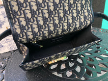 Load image into Gallery viewer, DR221 30 Montaigne / S:6.9x4.5x2inch, M:9.8x6.3x3.2inch