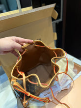 Load image into Gallery viewer, LB760 Noé / Small/Large