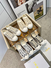 Load image into Gallery viewer, SE1049 DR Walk'n'Dior Platform Sneaker / Size4-11