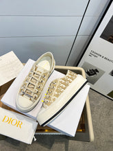 Load image into Gallery viewer, SE1049 DR Walk'n'Dior Platform Sneaker / Size4-11