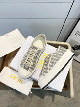 Load image into Gallery viewer, SE1049 DR Walk'n'Dior Platform Sneaker / Size4-11