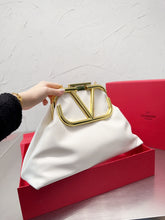 Load image into Gallery viewer, VLTN077 Cltuch with Shoulder Strap / 11x10.2inch