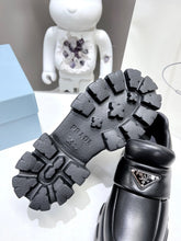 Load image into Gallery viewer, SE1004 PD Soft Padded Nappa Leather Loafers / Size4-9