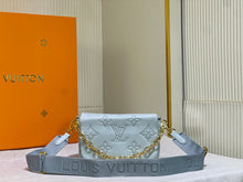 Load image into Gallery viewer, LB764 Wallet on Strap Bubblegram / 7.9 x 4.7 x 2.4 inches