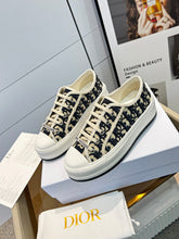 Load image into Gallery viewer, SE1049 DR Walk'n'Dior Platform Sneaker / Size4-11