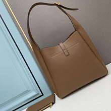 Load image into Gallery viewer, YSK202 le 5 à 7 soft small hobo bag in smooth leather / 10.2x10.2x3.1inch