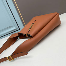 Load image into Gallery viewer, YSK202 le 5 à 7 soft small hobo bag in smooth leather / 10.2x10.2x3.1inch