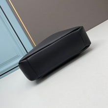 Load image into Gallery viewer, YSK202 le 5 à 7 soft small hobo bag in smooth leather / 10.2x10.2x3.1inch