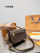 Load image into Gallery viewer, LB704 Pochette Métis East West / 8.5 x 5.3 x 2.4 inches