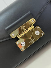Load image into Gallery viewer, LB675 Swing Handbag / HIGHEST QUALITY VERSION / 9.4 x 5.9 x 2.4 inches