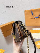 Load image into Gallery viewer, LB704 Pochette Métis East West / 8.5 x 5.3 x 2.4 inches