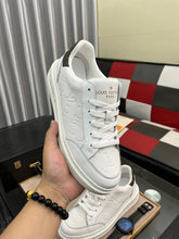 Load image into Gallery viewer, MSE068 LB Luxembourg Sneakers / size7-12