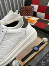 Load image into Gallery viewer, MSE068 LB Luxembourg Sneakers / size7-12