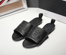 Load image into Gallery viewer, SE1051 CC Slippers / Size5-11