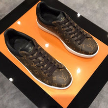 Load image into Gallery viewer, MSE054 Time Out Sneakers