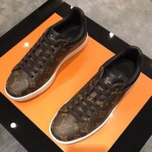 Load image into Gallery viewer, MSE054 Time Out Sneakers