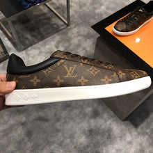 Load image into Gallery viewer, MSE054 Time Out Sneakers