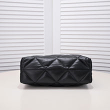 Load image into Gallery viewer, CC685 Small Shoulder Bag / 9.4x11.4x3.9inch