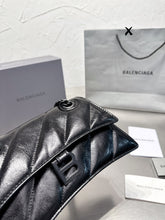 Load image into Gallery viewer, BCG038 Women's Crush Small Chain Bag Quilted / L9,8 x H5,9 x W3,1 inch