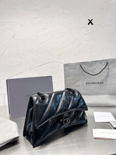 Load image into Gallery viewer, BCG038 Women's Crush Small Chain Bag Quilted / L9,8 x H5,9 x W3,1 inch