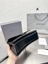 Load image into Gallery viewer, BCG038 Women's Crush Small Chain Bag Quilted / L9,8 x H5,9 x W3,1 inch