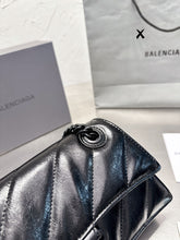 Load image into Gallery viewer, BCG038 Women's Crush Small Chain Bag Quilted / L9,8 x H5,9 x W3,1 inch