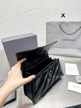 Load image into Gallery viewer, BCG038 Women's Crush Small Chain Bag Quilted / L9,8 x H5,9 x W3,1 inch